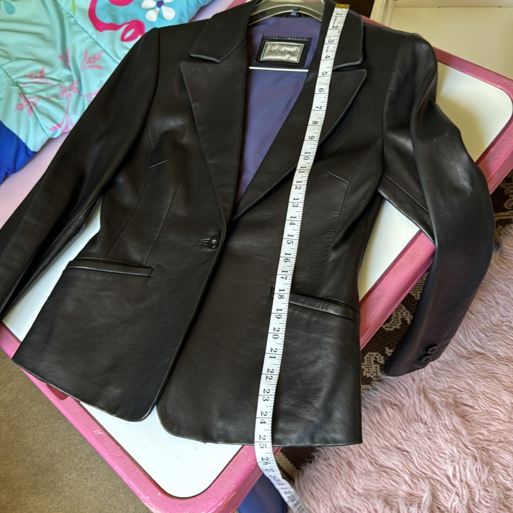 Women's Black Leather Jacket - Picture 13 of 16